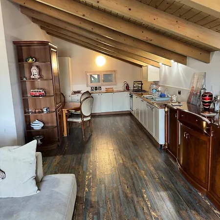 Chateaux Blloku * טיראנה