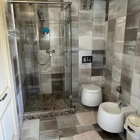 Chateaux Blloku Apartamento Tirana